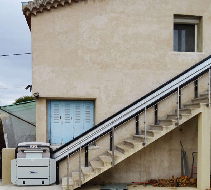 Plateforme monte escalier droit en extérieur: PLG7, LABLACHERE (07230)