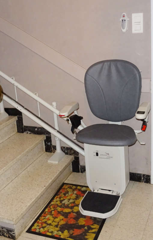 Photo de la référence Chaise monte escalier Curve à SAINT-MAURICE-L'EXIL (38550)