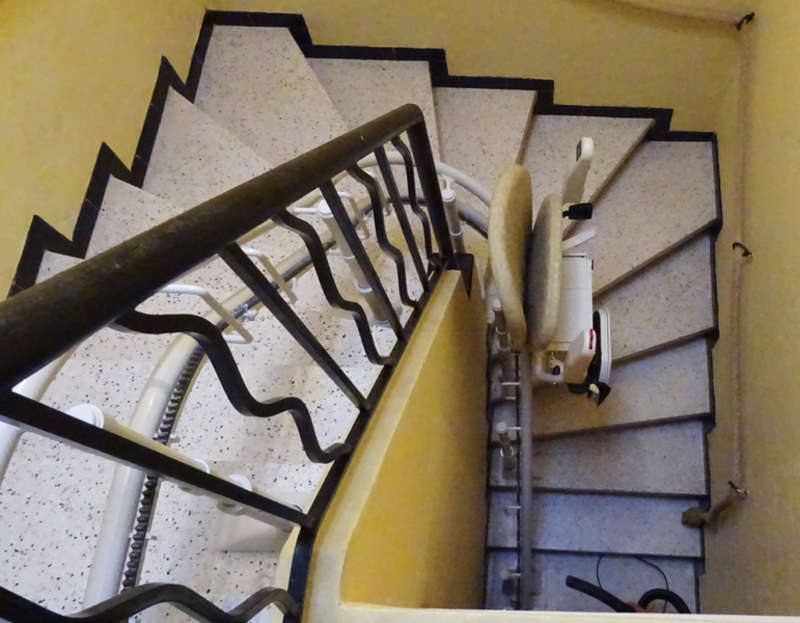 Photo de la référence Fauteuil monte-escalier CURVE à BEAUVALLON (26800)