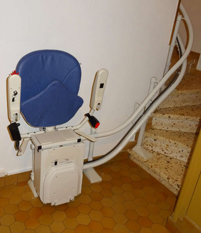 Visuel : Chaise monte-escalier virage interne SAINT-PRIVAT (07200)
