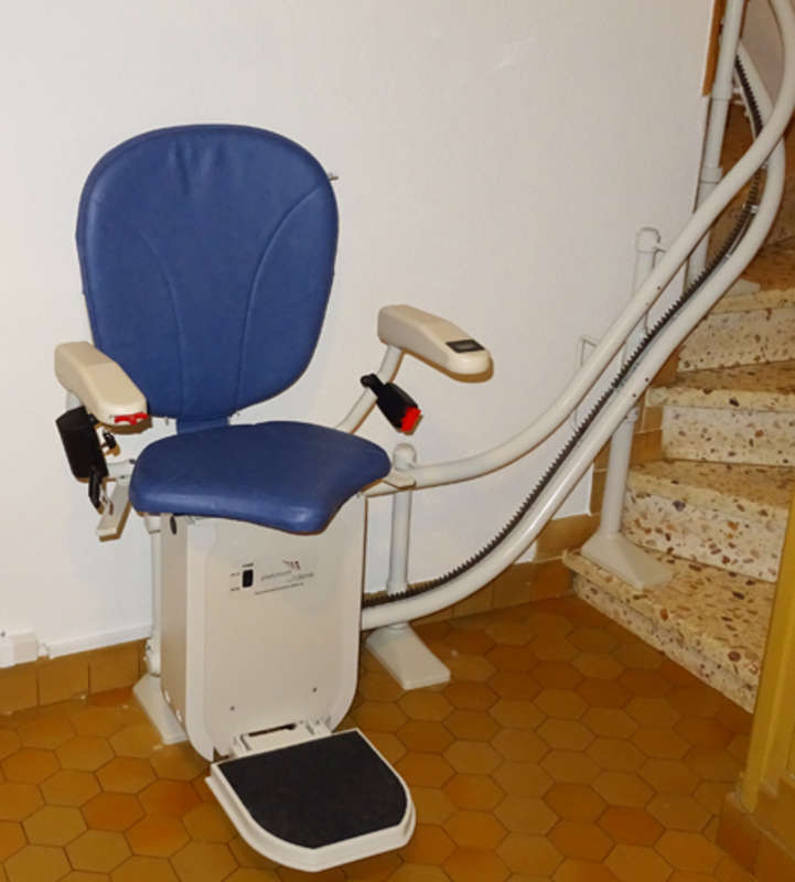 Photo de la référence Chaise monte-escalier virage interne à SAINT-PRIVAT (07200)