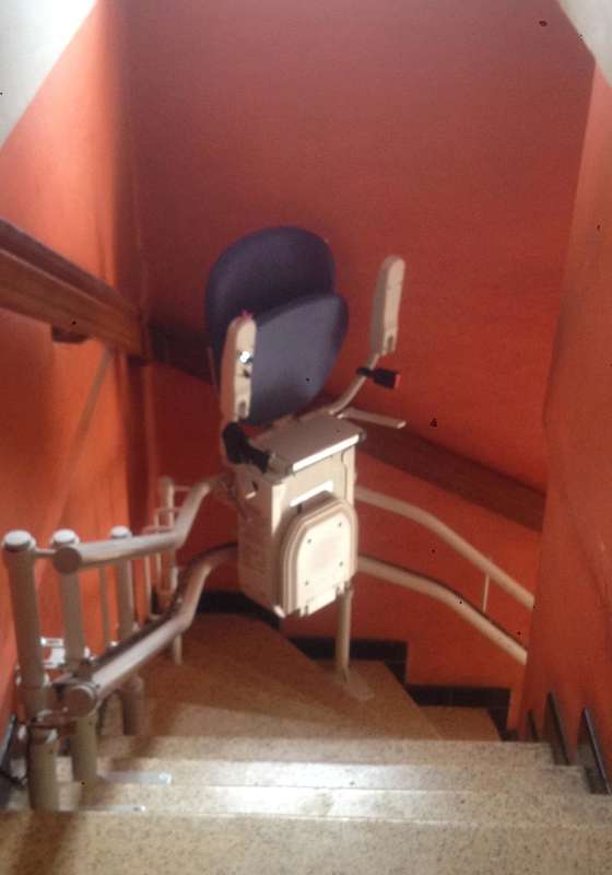 Photo de la référence Chaise monte-escalier CURVE intérieur à LAMASTRE (07270)
