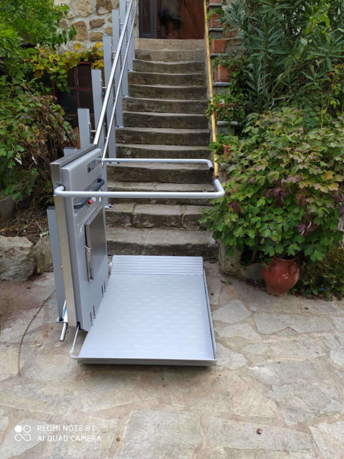 Création monte-escaliers sur mesure pour escalier droit
