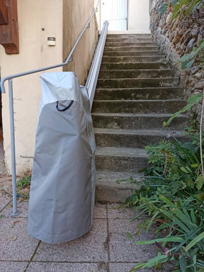 Photo de la référence Fauteuil monte escalier droit en extérieur à LES OLLIERES-SUR-EYRIEUX (07360)