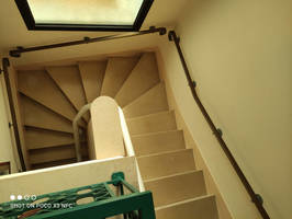 Vignette de la référence Nouveau monte escalier courbe en installation intérieure