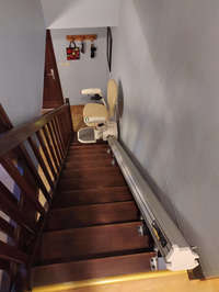 Vignette de la référence Monte-escalier droit  chez un particulier