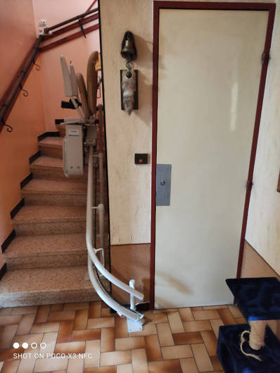 Photo de la référence La chaise montante 'Curve' pour les escaliers courbés à ANCONE (26200)