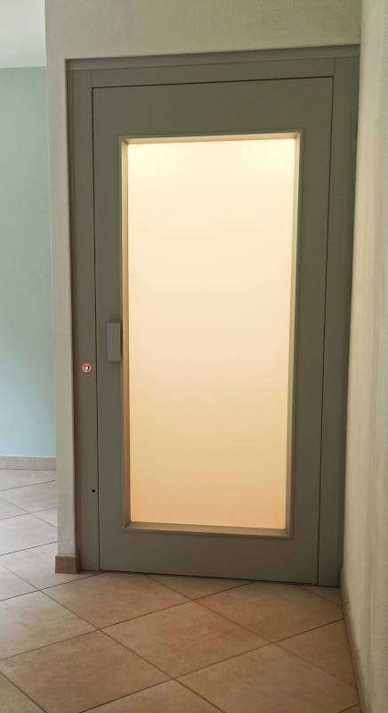 Photo de la référence Ascenseur privatif : modèle ELFO de EP ELEVATORI à LES OLLIERES-SUR-EYRIEUX (07360)