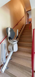 Vignette de la référence Accessibilité Ardèche: chaise monte-escaliers rectiligne