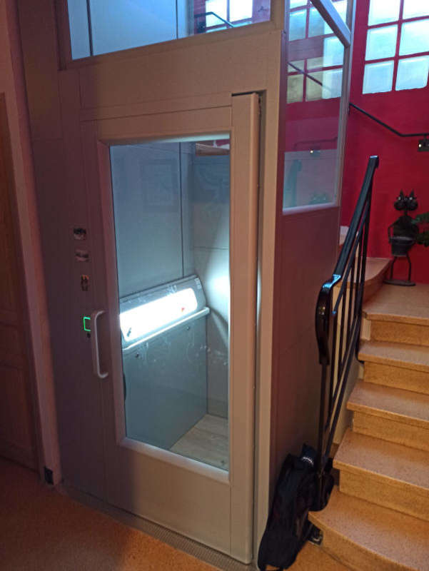 Visuel : Accessibilité Vaucluse : l'Ascenseur privatif d'ARITCO AVIGNON (84000)