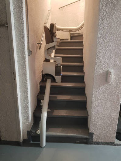 Photo de la référence Chaise électrique tournante pour vos escaliers à SAINT-MARCEL-LES-VALENCE (26320)