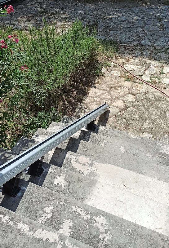 Photo de la référence Se simplifier les escaliers extérieurs à SAINT-PAUL-LE-JEUNE (07460)