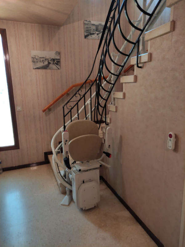 Photo de la référence Chaise électrique dans vos escaliers tournants à BOURG-LES-VALENCE (26500)