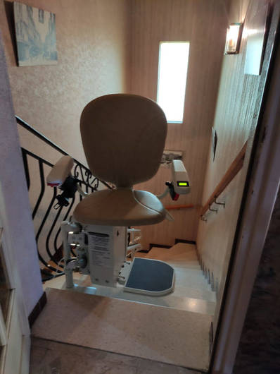 Photo de la référence Chaise électrique dans vos escaliers tournants à BOURG-LES-VALENCE (26500)
