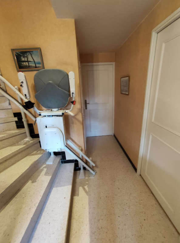 Photo de la référence Chaise monte escalier électrique (07500) à GUILHERAND-GRANGES (07500)
