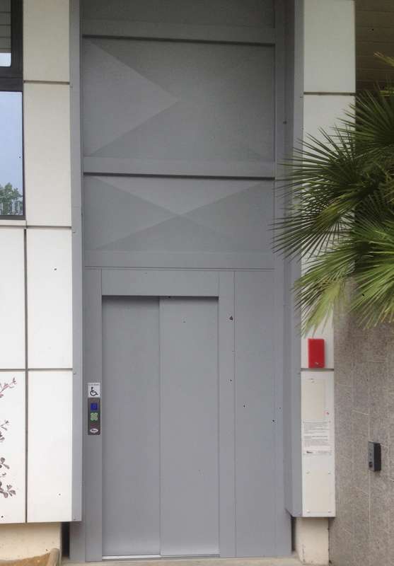 Photo de la référence Élévateur - Installation lieu public - professionnel à GUILHERAND-GRANGES (07500)