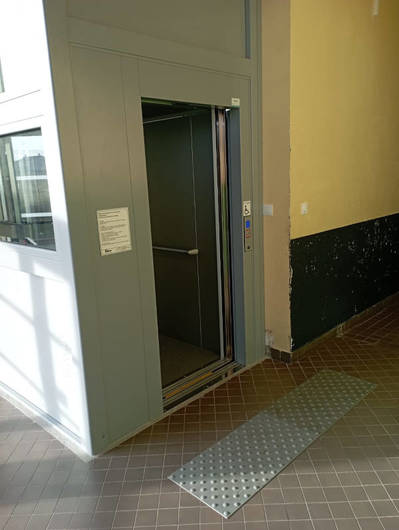 Photo de la référence Accessibilité PMR au Gymnase à PORTES-LES-VALENCE (26800)