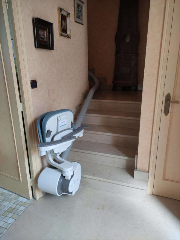 Photo de la référence L'accessibilité des escaliers dans son lieu privé à LA ROCHE-DE-GLUN (26600)