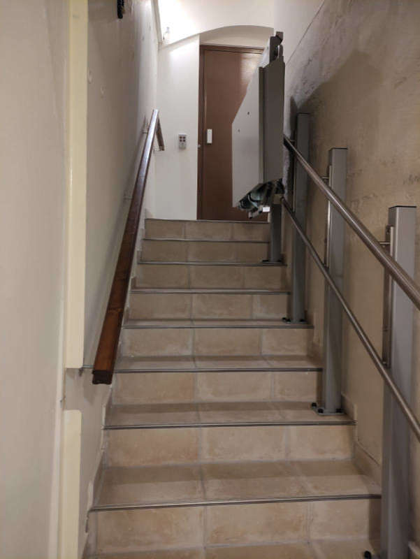 Photo de la référence Plateforme monte escalier droit PMR à BARJAC (30430)