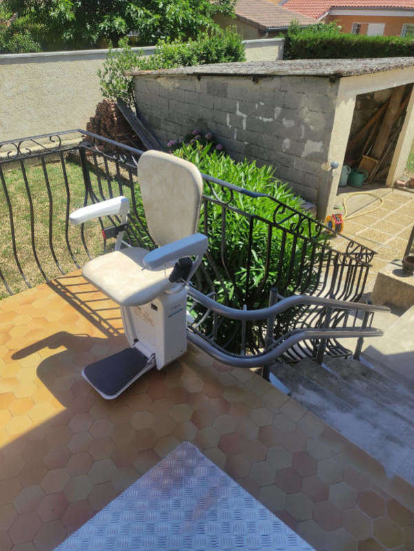 Photo de la référence Fauteuil monte escalier extérieur sur mesure à PORTES-LES-VALENCE (26800)