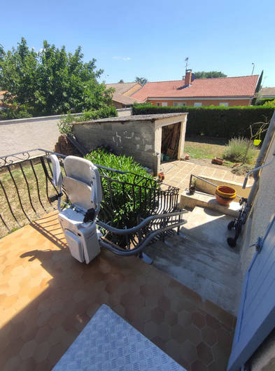 Photo de la référence Fauteuil monte escalier extérieur sur mesure à PORTES-LES-VALENCE (26800)