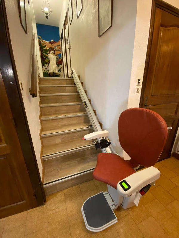 Visuel : L'accessibilité en monte-escaliers Ardeche ALISSAS (07210)