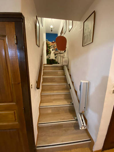 Photo de la référence L'accessibilité en monte-escaliers Ardeche à ALISSAS (07210)