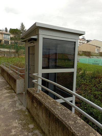 Photo de la référence Installation d'un élévateur au Gymnase à ETOILE-SUR-RHONE (26800)