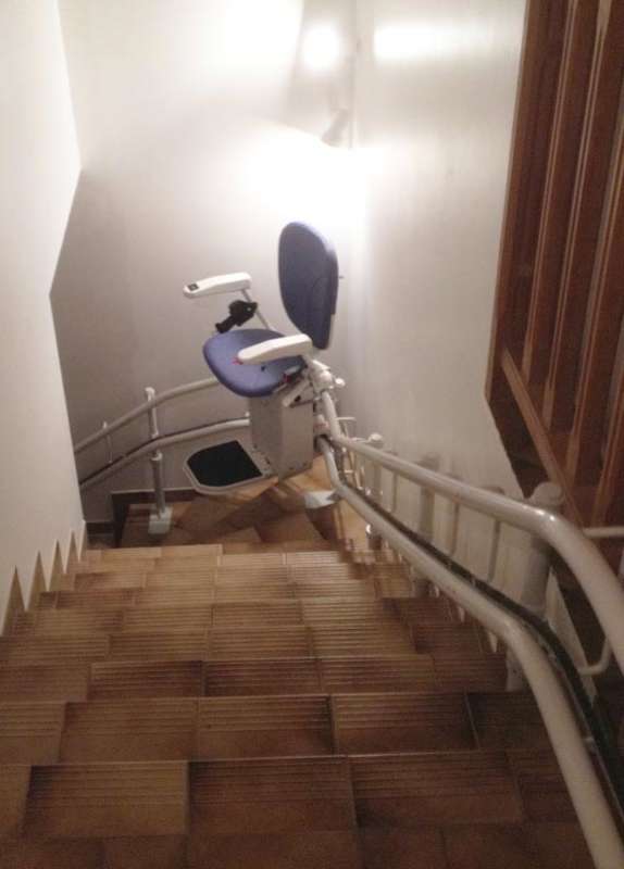 Photo de la référence Chaise monte-escalier CURVE, maison de particuliers à CREST (26400)