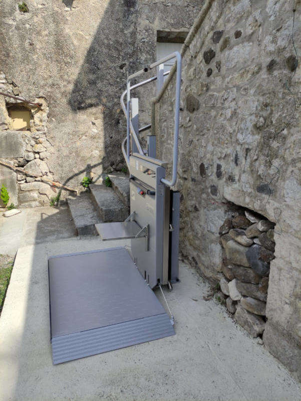 Plateforme monte-escalier PLG7, LENS-LESTANG (26210)