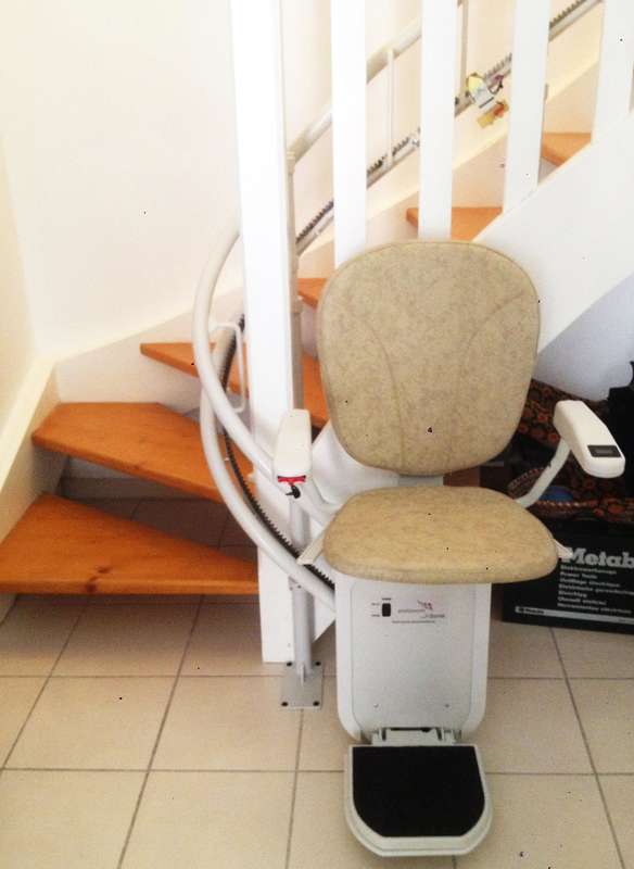Photo de la référence CURVE - chaise monte-escalier tournant à VALS-LES-BAINS (07600)