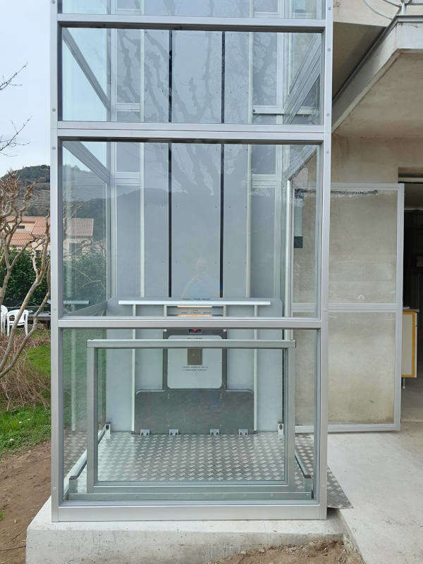 Photo de la référence Accessibilité d'une maison privée à SAINT-JEAN-DE-MUZOLS (07300)