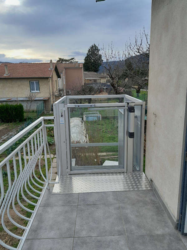 Photo de la référence Accessibilité d'une maison privée à SAINT-JEAN-DE-MUZOLS (07300)