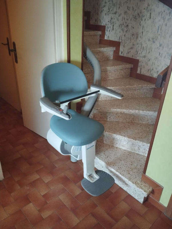 Photo de la référence Monte chaise pour vos escaliers à PONT-DE-L'ISERE (26600)
