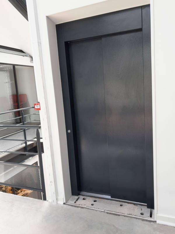 Visuel : Un élévateur accessible aux ERT et ERP VILLARD-DE-LANS (38250)