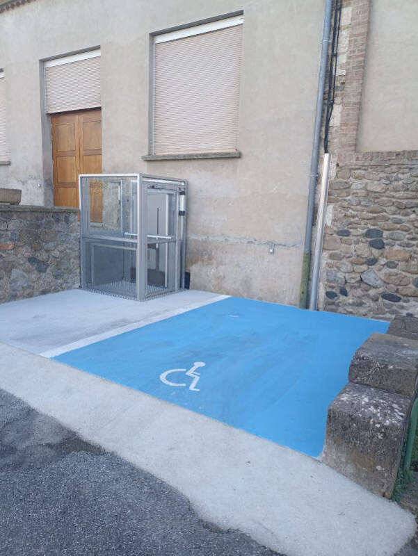 Visuel : Accessibilité d'une Salle des Fêtes en Ardèche SAINT-LAURENT-DU-PAPE (07800)