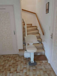 Vignette de la référence Chaise en intérieure d'escalier