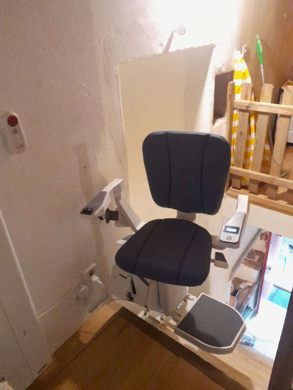 Photo de la référence Chaise monte personne rectiligne à ALBA-LA-ROMAINE (07400)