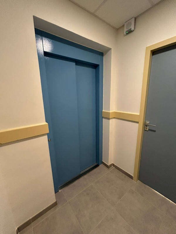 Photo de la référence Accessibilité à l'Espace Citoyen à BEAUCHASTEL (07800)