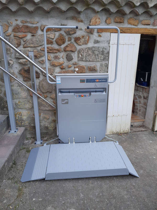 Visuel : Plateau monte-escalier PLG7 VEYRAS (07000)