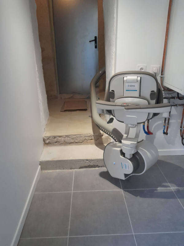 Visuel : Une chaise spéciale passage étroit ETOILE-SUR-RHONE (26800)