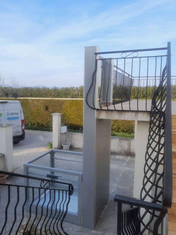 Photo de la référence Une plateforme - sans travaux à MONTELIMAR (26200)