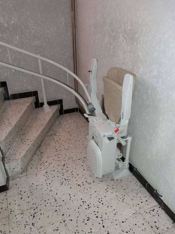 Visuel : Confort et sécurité dans l'escalier ROMANS-SUR-ISERE (26100)