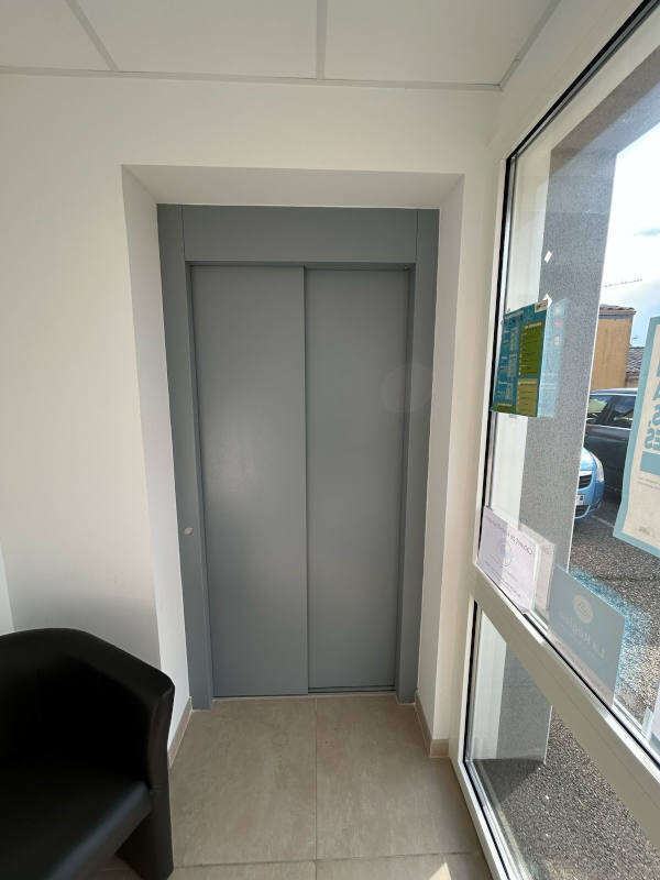 Photo de la référence Cabinet médical accessible... à ETOILE-SUR-RHONE (26800)