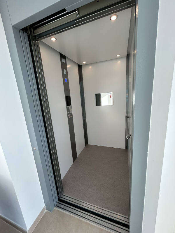 Photo de la référence Cabinet médical accessible... à ETOILE-SUR-RHONE (26800)