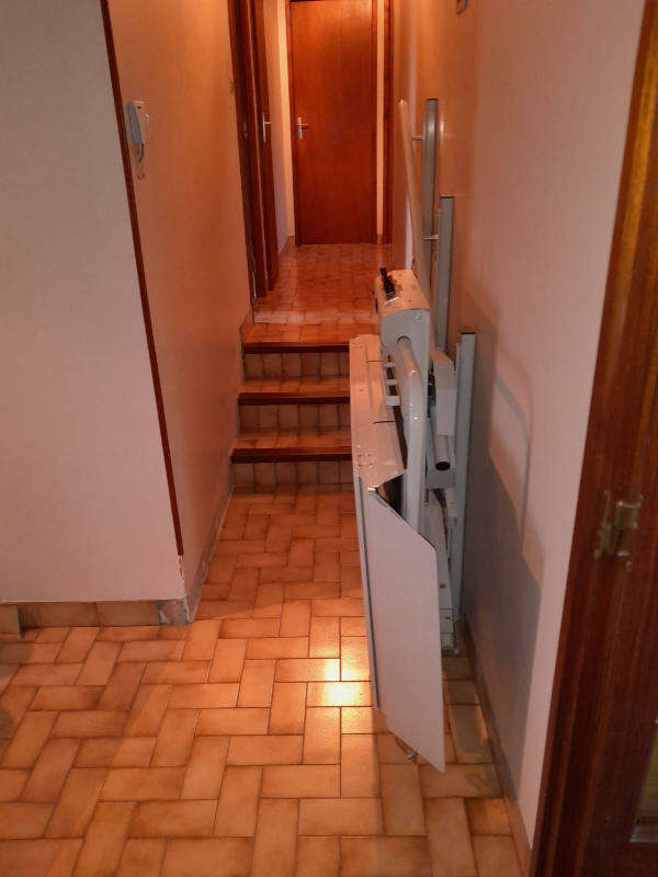 Photo de la référence La plateforme monte-escalier DELTA à SAINT-PAUL-LES-ROMANS (26750)