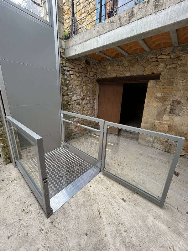 Photo de la référence Plateforme en accès opposé à BESSAS (07150)