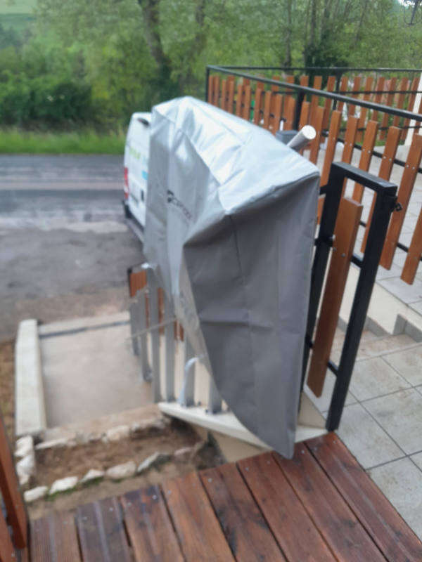 Photo de la référence Plateforme élévatrice inclinée à ROYBON (38940)