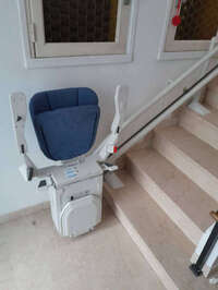 Vignette de la référence Siège d'escalier sur-mesure