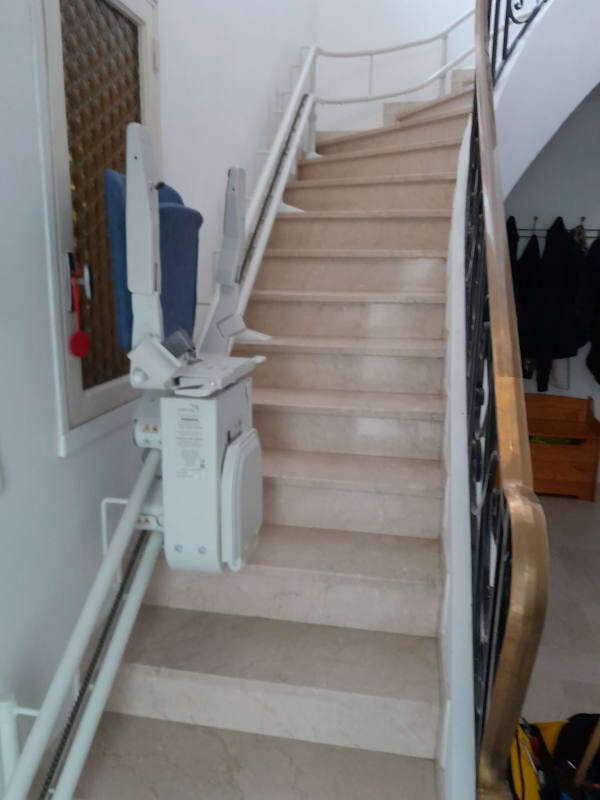 Photo de la référence Siège d'escalier sur-mesure à BOURG-LES-VALENCE (26500)
